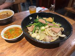 -万记麻辣烫国展总店