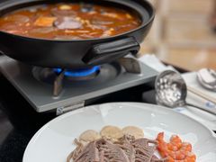 品海满江红毛血旺-品海楼·大连海胆锅贴馆(东港店)