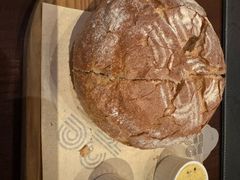 餐前面包-恰餐厅及酒吧 CHAR Bar & Grill (北京丽都皇冠假日店)