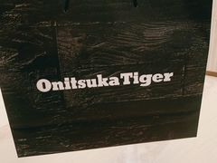 -Onitsuka Tiger(港汇恒隆广场店)