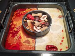 -老牌坊云南鱼豆花火锅(哈西万达店)