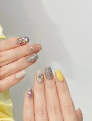 -灰姑娘美甲美睫馆