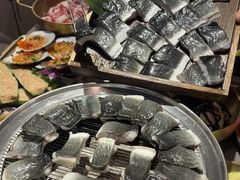 -围炉肉舍•炭烤活鳗•丹东海鲜烤肉(步行街店)