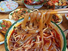 -拈签一笑黄牛肉辣卤串串