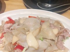 杏鲍菇竹耳爽肉片-十三式重庆江湖菜(金茂览秀城店)