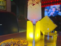 -饮湖威士忌鸡尾酒吧