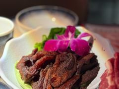 -伴山牛贵州黄牛肉火锅·苗疆非遗艺术餐厅(上海首店)