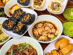 -李与白包子铺(桐梓林店)