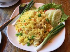 -J Daeng Seafood