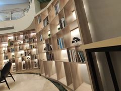 -怡莱酒店(上海大学店)