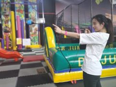 -嘿哟动霸CHUA·新潮玩运动娱乐中心·蹦床滑冰团建乐园