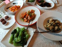 荠菜松仁牛肉粒-汾阳花园酒店·餐厅(徐汇店)