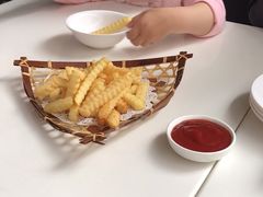-新大咀港式茶餐厅(宝山万达店)
