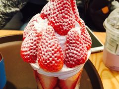 草莓杯-Cafe de Paris(林荫路店)