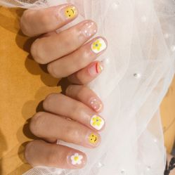 -纤指百魅美甲美睫