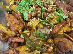 -愉肴麻辣香锅(中山路店)