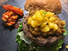 -HIGH FIVE哈福手工汉堡(桂林路店)