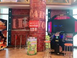 点击看大图 -卡通尼乐园(五彩世界店)
