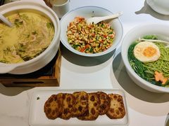 -楚山晓·湖北菜(武汉光谷K11店)