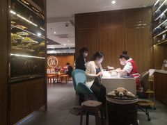 -海底捞火锅鲜切牛肉主题店(长寿路店)