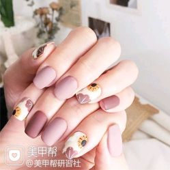 -Pink You美甲洗眉纹绣定制中心
