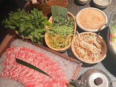 -三出山火锅(南京万象天地店)