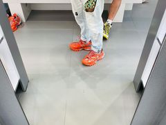 -BALENCIAGA(比斯特苏州购物村店)