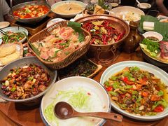 -老滇山寨•云南特色菜•地方菜•民族风情歌舞表演(金碧店)