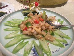 -山明水秀大饭店