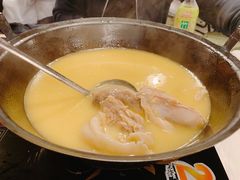 -鲜入围煮花胶鸡海鲜火锅