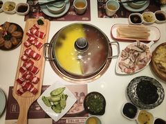 -洪氏嗨捞·猪肚鸡火锅(阳光天地店)