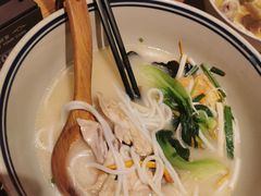 -刀小蛮半只鸡过桥米线(家乐福四元桥店)