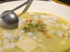 酸汤煮嫩滑鱼片-小大董·烤鸭(五棵松店)