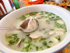 -美顺香食府鱼头老店(雪野湖店)