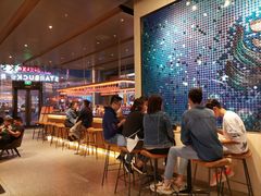 等位区-星巴克臻选(上海合生汇1F店)