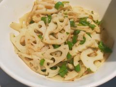 青椒炒藕片-费大厨辣椒炒肉(黄兴中心广场店)