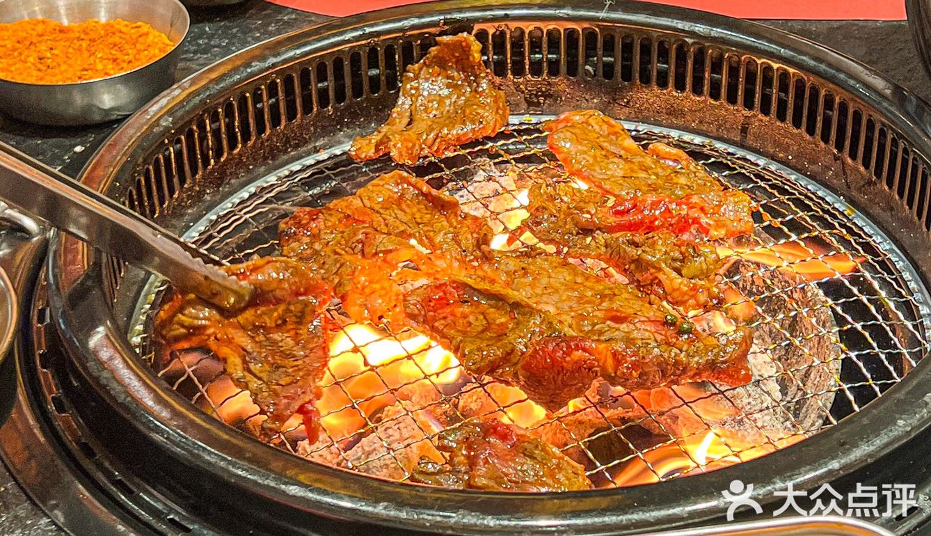 广州蚂蚁洞｜一秒穿越到韩剧的烤肉店！