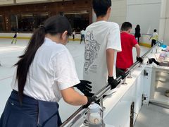 -冰纷万象滑冰场(深圳万象城店)