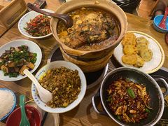 -吃饭皇帝大土家民族菜(正大广场店)