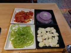 小菜一碟-千纸鹤嫩汁烤肉(西大直街店)