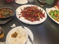 -爆炸头阿姨小四川正宗川味小吃(无任何分店)