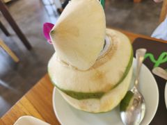 -Chom Cafe and Restaurant