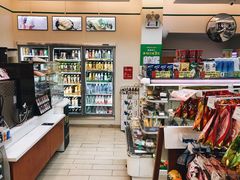 -全家便利店(襄阳南路店)