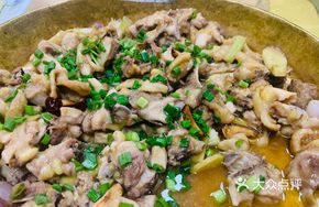 Stir-Fried Wild Chicken Thighs with Clay Pot