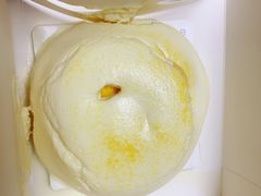 咸蛋黄流心蛋糕-烫面包·面包烘焙(绿地缤纷城店)