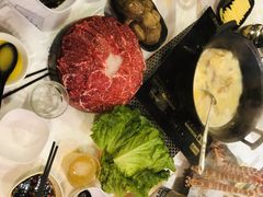 -鲜入围煮花胶鸡海鲜火锅