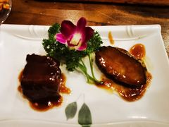 浇汁鲍鱼-老东镇啤酒屋海鲜加工·蒸汽海鲜·海鲜烧烤(台东店)