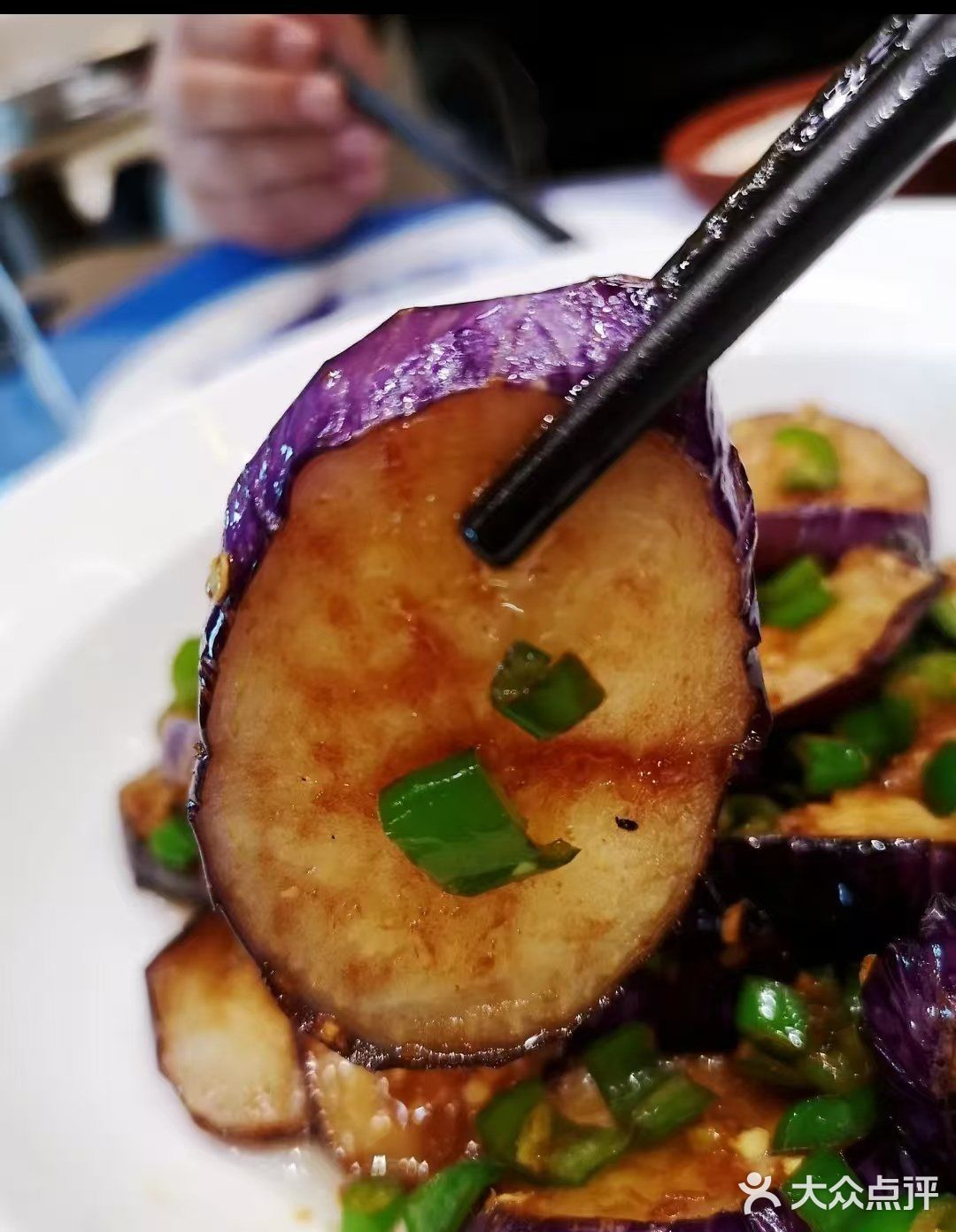 剁椒则是这道菜的关键调料