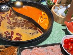 酸汤鸳鸯锅-憨铁匠老火锅(龙岗万科里店)