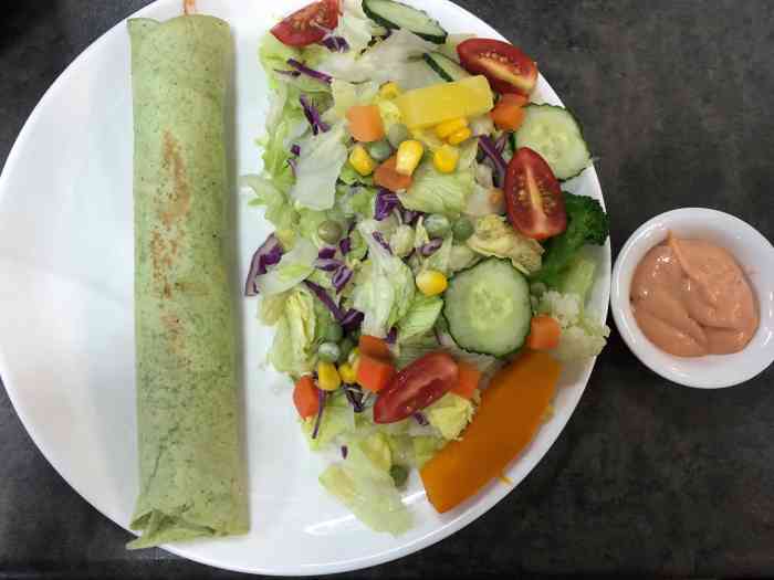 卡路里先生 沙拉·轻食-"博雅广场开了一家轻食沙拉店,唉要是离我们.